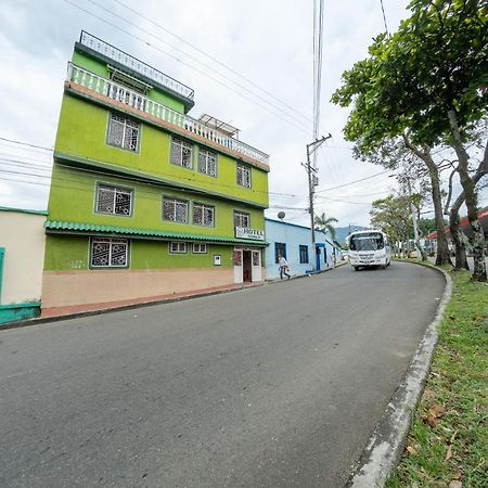 ホテル Ayenda Danilo Ibagué エクステリア 写真